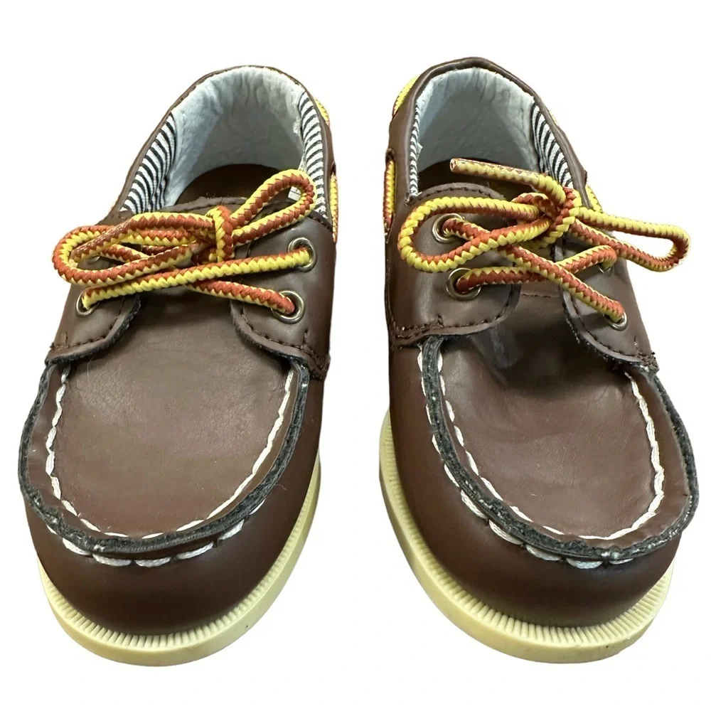 Osh Kosh Deck Shoe for Kids.‎ Classic Brown Size 8.